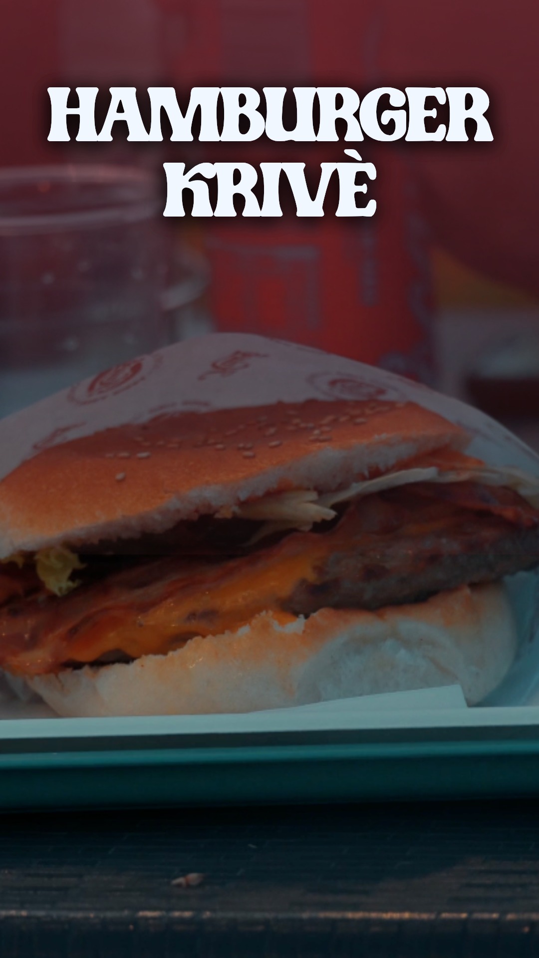 Dicono che l’occasione fa l’uomo ladro, ma davanti a un hamburger così… come fai a tirarti indietro? 🏃‍♂️💨📍 Ti aspettiamo da Krivè a Matino, Castro e Lido Marini!#Krivè #ZioSimo #Hamburger #FastPub #HumorSocial #SalentoFood #FoodPornPuglia #Matino #CastroMarina #LidoMarini