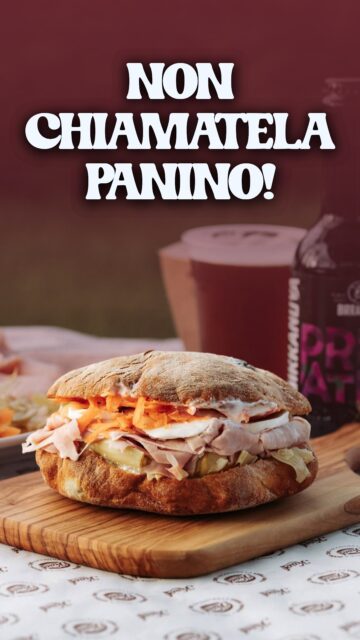 Le nostre pucce sono un po’ permalose. Non sono un semplice "panino", sono una tradizione di famiglia che va avanti da quasi un secolo (e hanno una reputazione da difendere!).Ogni volta che le scambiate per un panino qualsiasi, si spezza il cuore. Quindi per favore: rispetto per la Puccia! 😂📍 Venite a trovarci nelle nostre sedi di Matino, Lido Marini e Castro!#Krivè #PucciaSalentina #NonÈUnPanino #ZioSimo #HumorSocial #SalentoTradition #FoodPornSalento #Matino #CastroMarina #LidoMarini